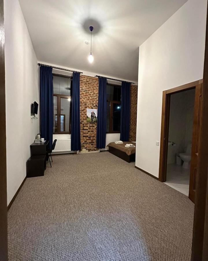 Hotel Rover Lviv Extérieur photo